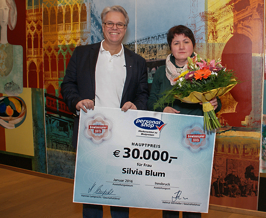 2015: Frau Silvia Blum freut sich über 30.000 Euro